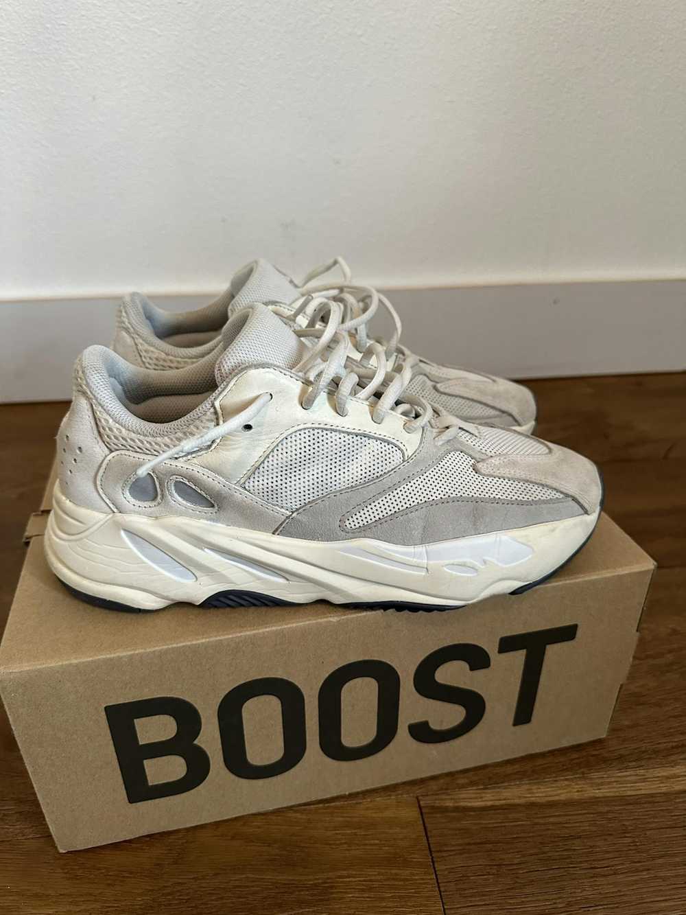 Adidas Yeezy Boost 700 - image 4