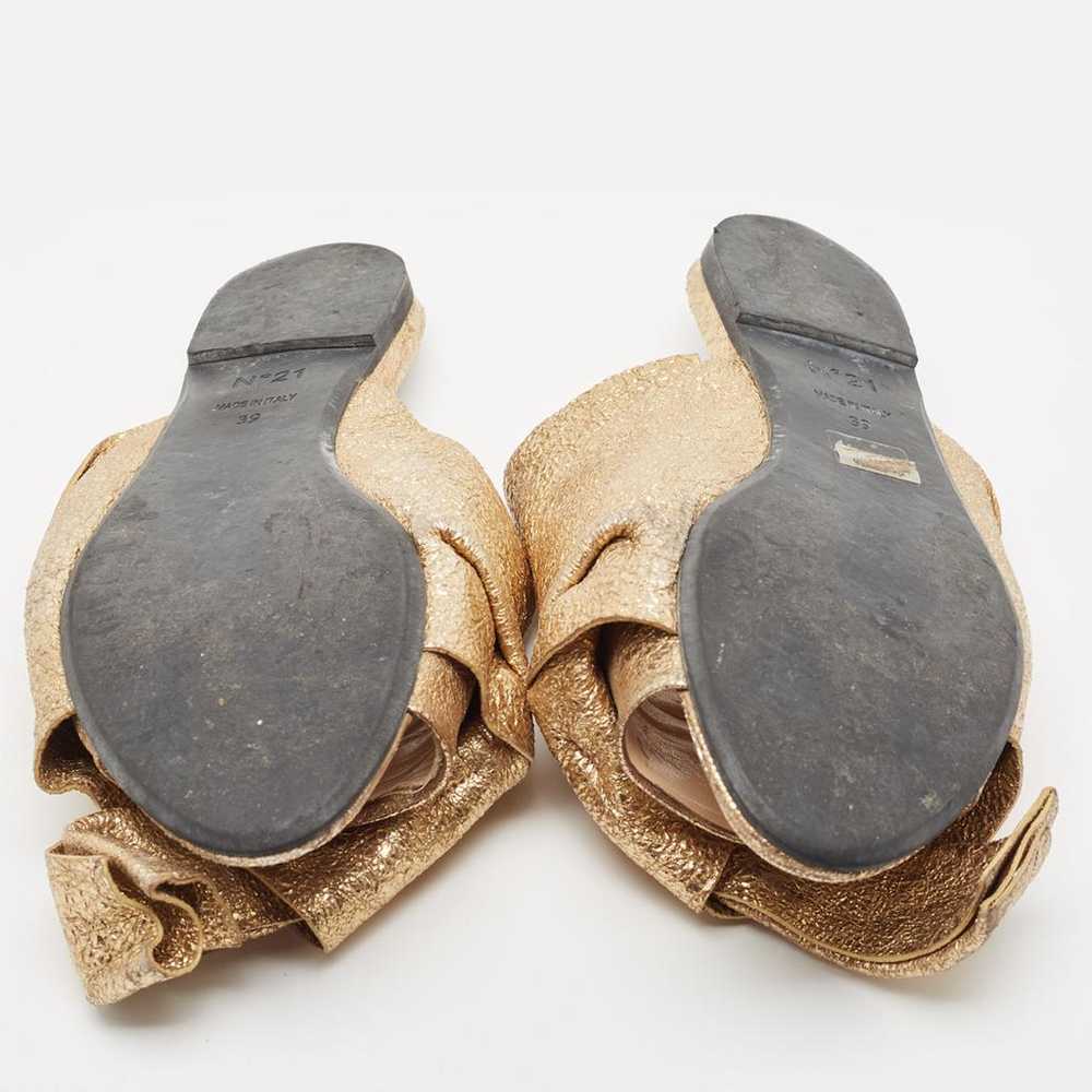 N°21 Patent leather sandal - image 5