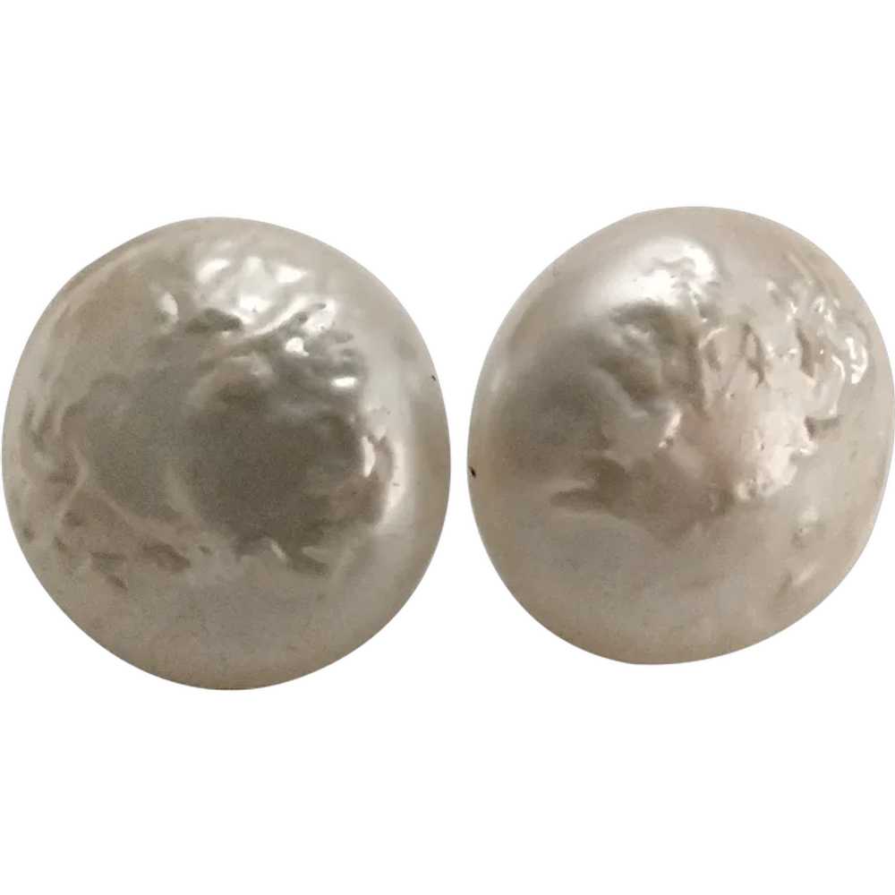 Vintage Faux Baroque Pearl Clip-On Earrings Cream… - image 1