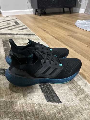 Adidas ULTRABOOST LIGHT RUNNING SHOES