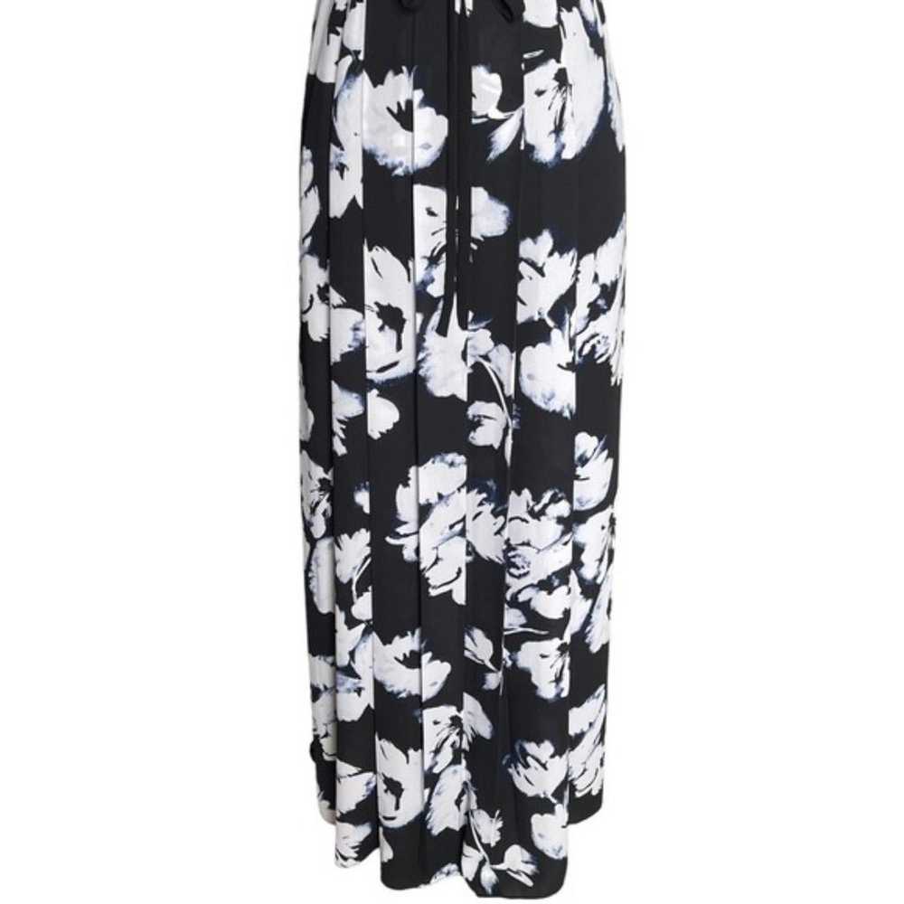 White House Black Market Women’s Floral Pleated M… - image 6