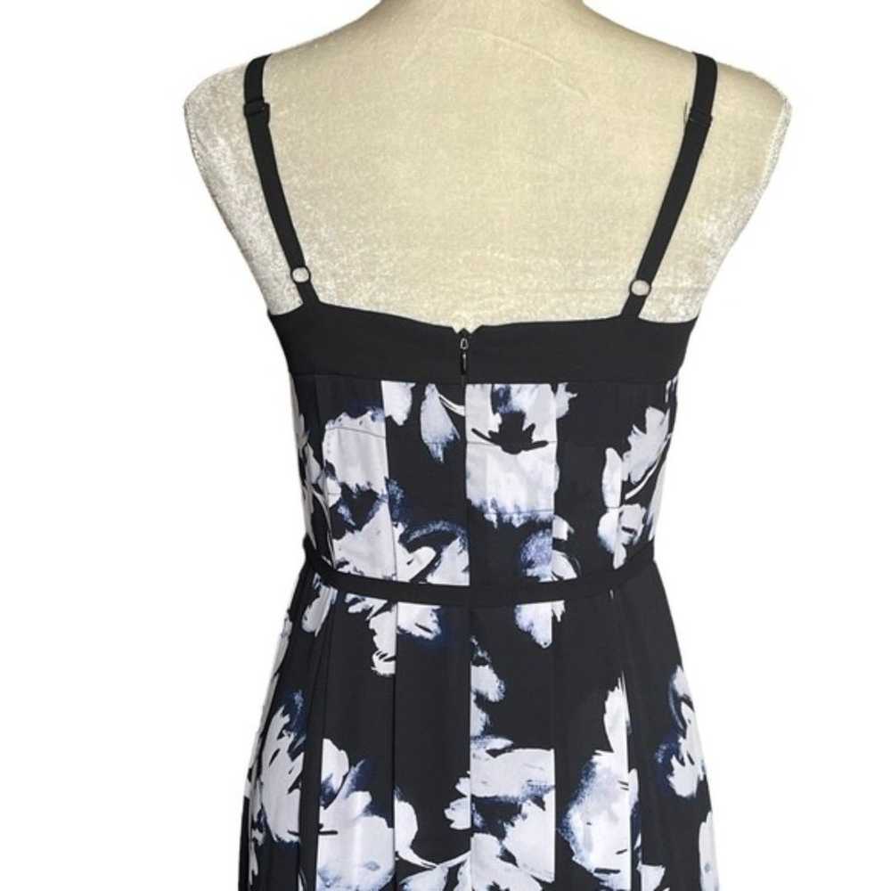 White House Black Market Women’s Floral Pleated M… - image 8