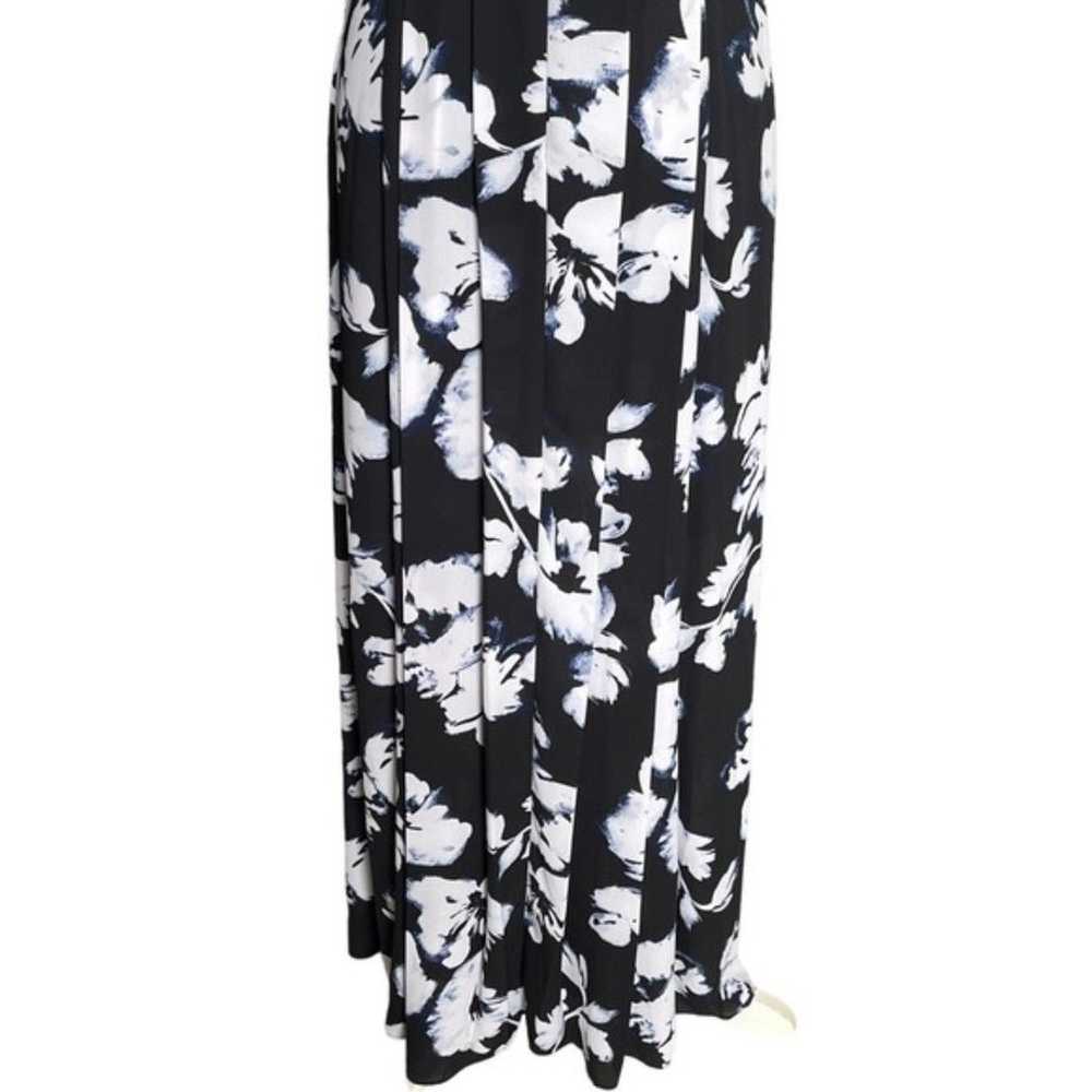 White House Black Market Women’s Floral Pleated M… - image 9