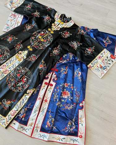 Vintage Chinese Bai Hua Pure Silk Embroidered Kimo