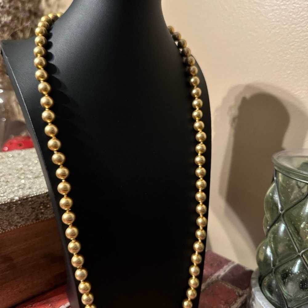 Stunning Kenneth Jay Lane gold tone faux pearl ne… - image 2