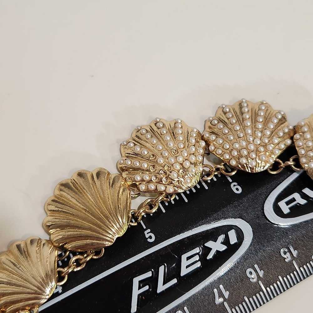 Beautiful Vintage "Faux Pearls On Seashells" Gold… - image 12