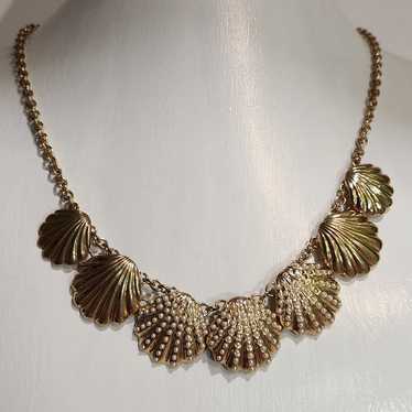 Beautiful Vintage "Faux Pearls On Seashells" Gold… - image 1