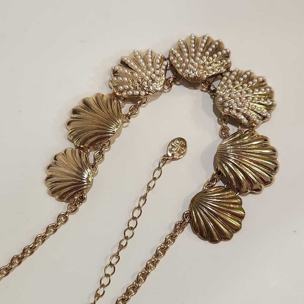 Beautiful Vintage "Faux Pearls On Seashells" Gold… - image 8