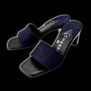 靴 CHANEL CC Print Mule Heels 2000s Chanel Heels Mules CC Logo Black Satin Silver Leather