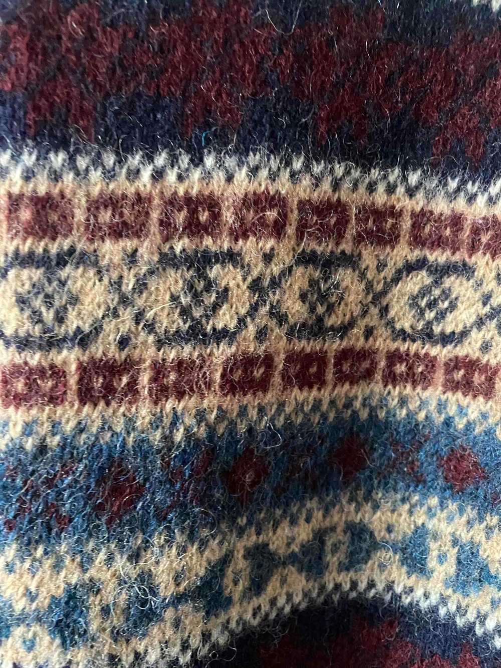 Woolen sweater - image 6