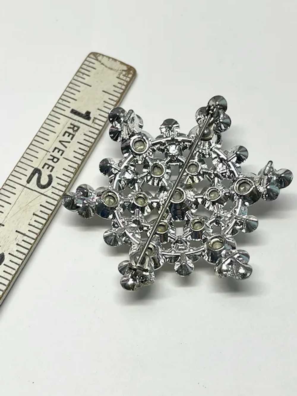 Vintage rhinestone snowflake brooch pin - image 4