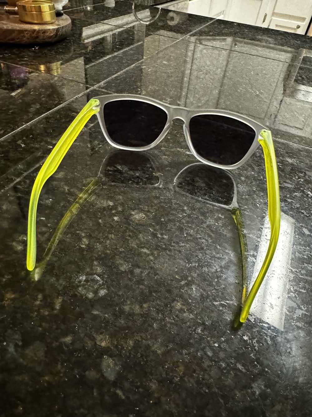 Oakley Oakley Frogskins Sunglasses - image 4