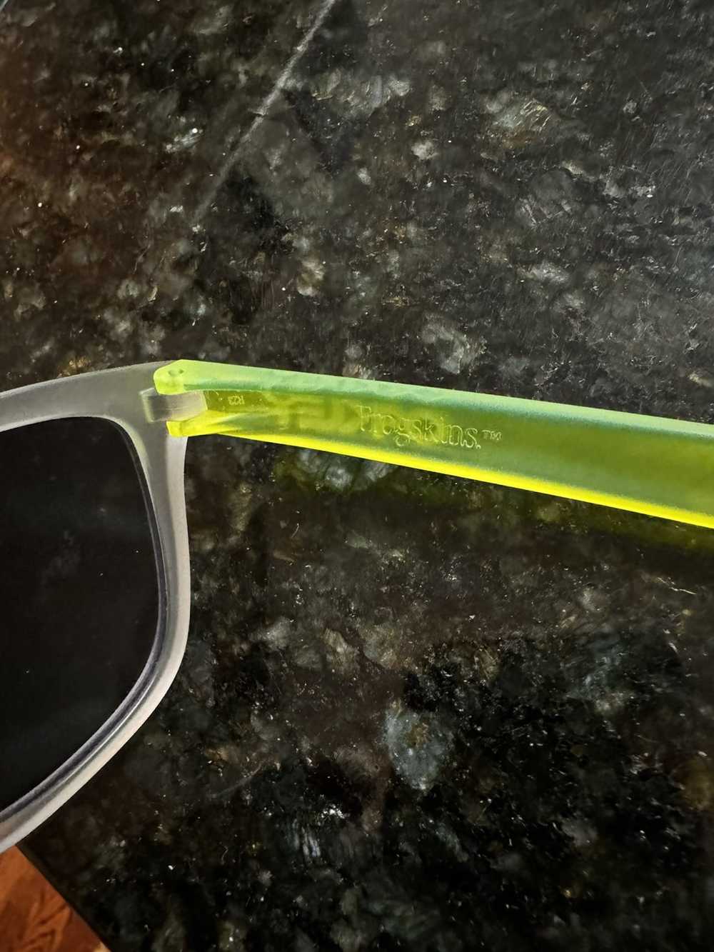 Oakley Oakley Frogskins Sunglasses - image 6