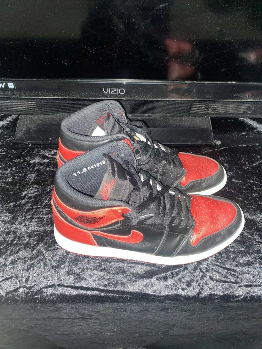 Jordan Brand Air Jordan 1 bred - image 2