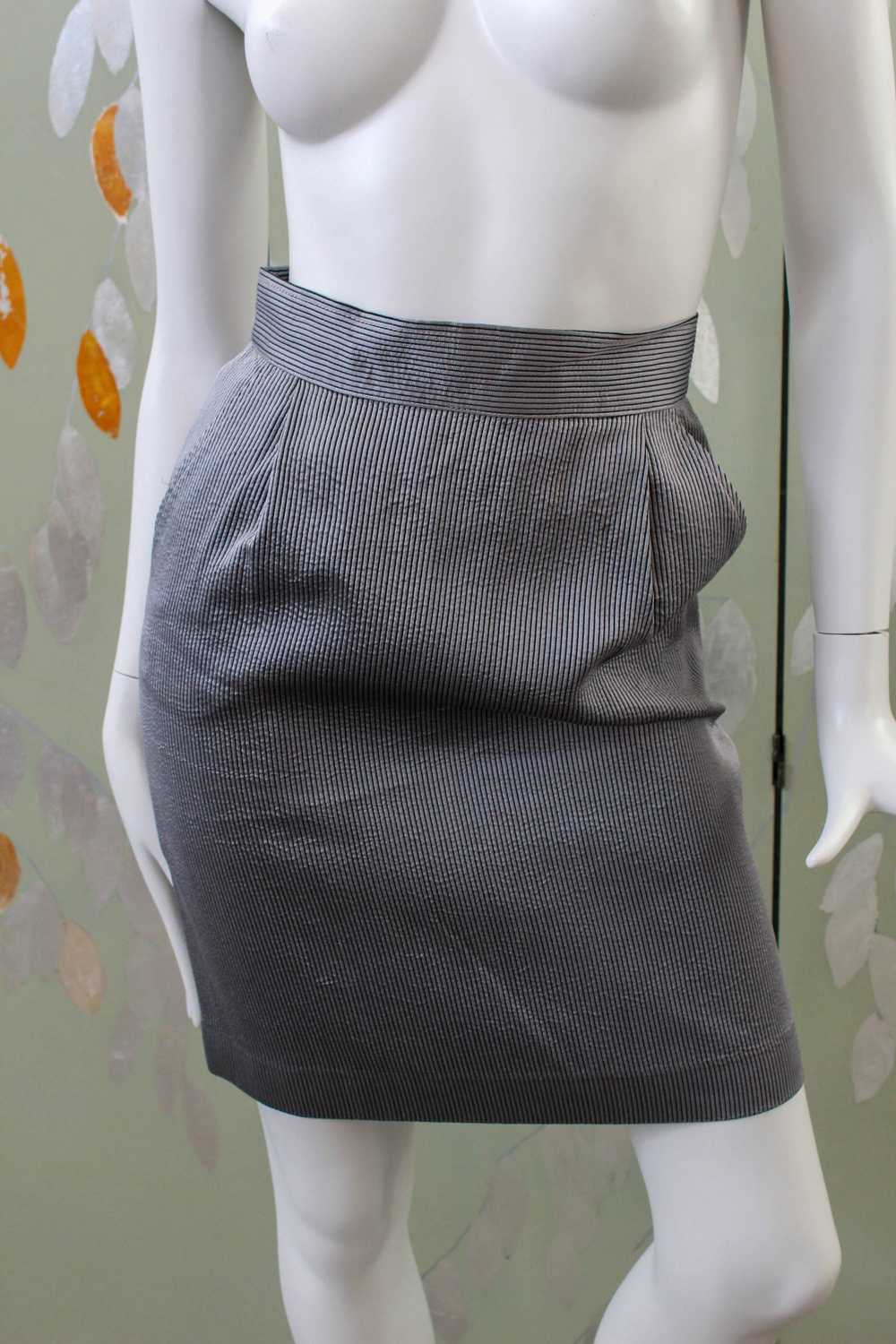 90s Harriet Selling Grey Stripe Skirt, Waist 25" - image 1