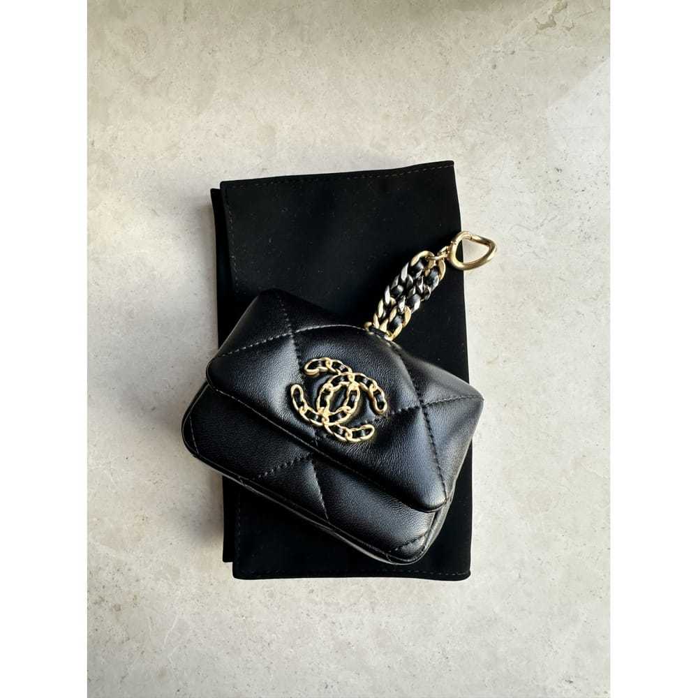 Chanel Chanel 19 leather purse - image 2