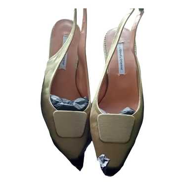 About Arianne Cloth sandal