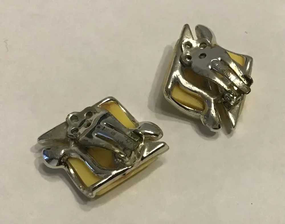 Vintage LIsner Buttery Yellow Conical Clip Earrin… - image 3