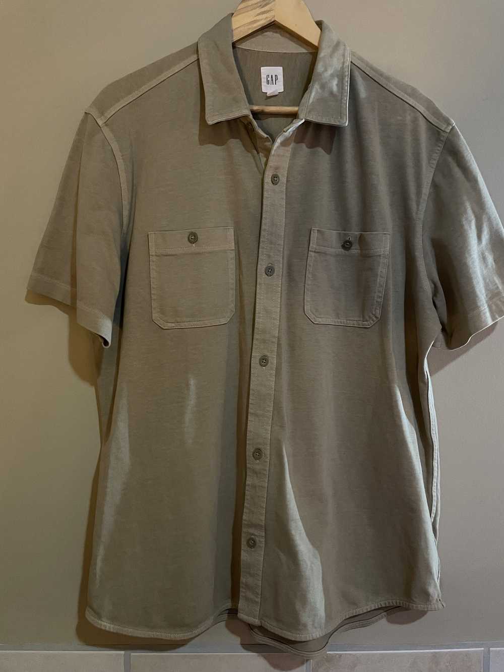 Gap Gap Tan Cotton Jersey S/S Button Up Shirt, Me… - image 1