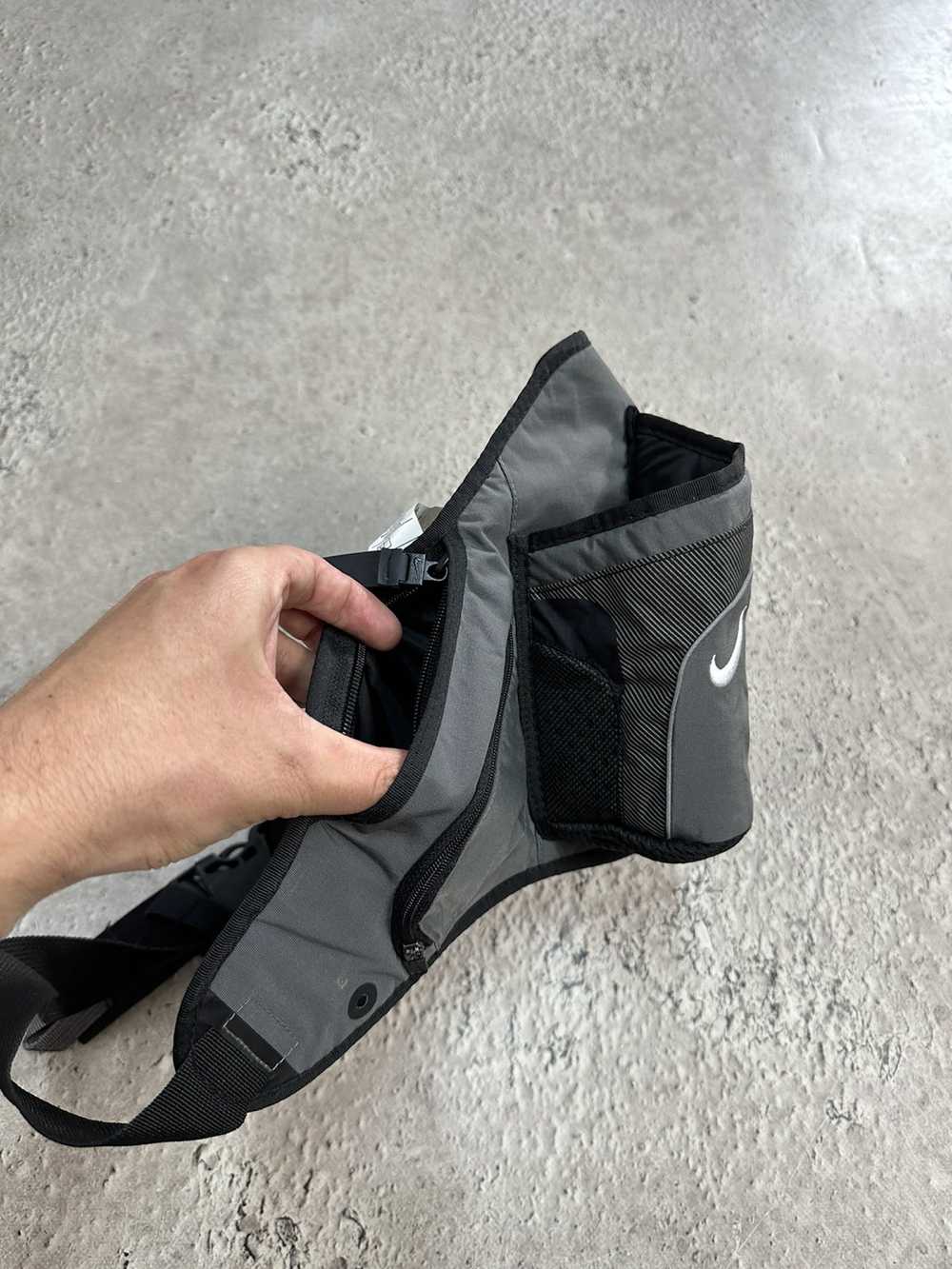 Bag × Nike × Sportswear Nike Running Sling Bag Be… - image 5