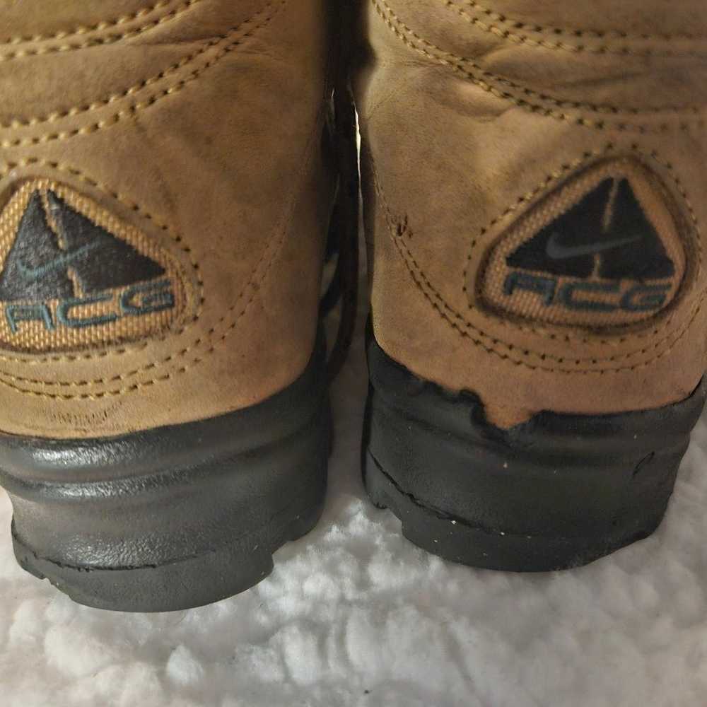 RARE Vintage Nike Hiking Boots - image 4