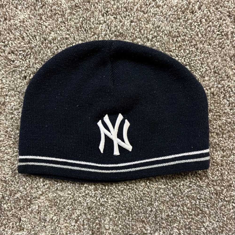 Vintage New Era New York Yankees Beanie OS - image 1