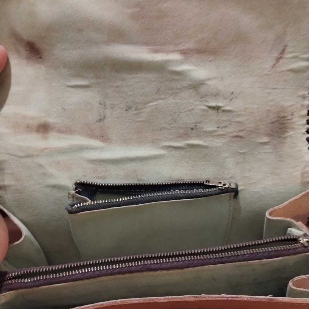 Vintage hand tooled leather purse - image 10