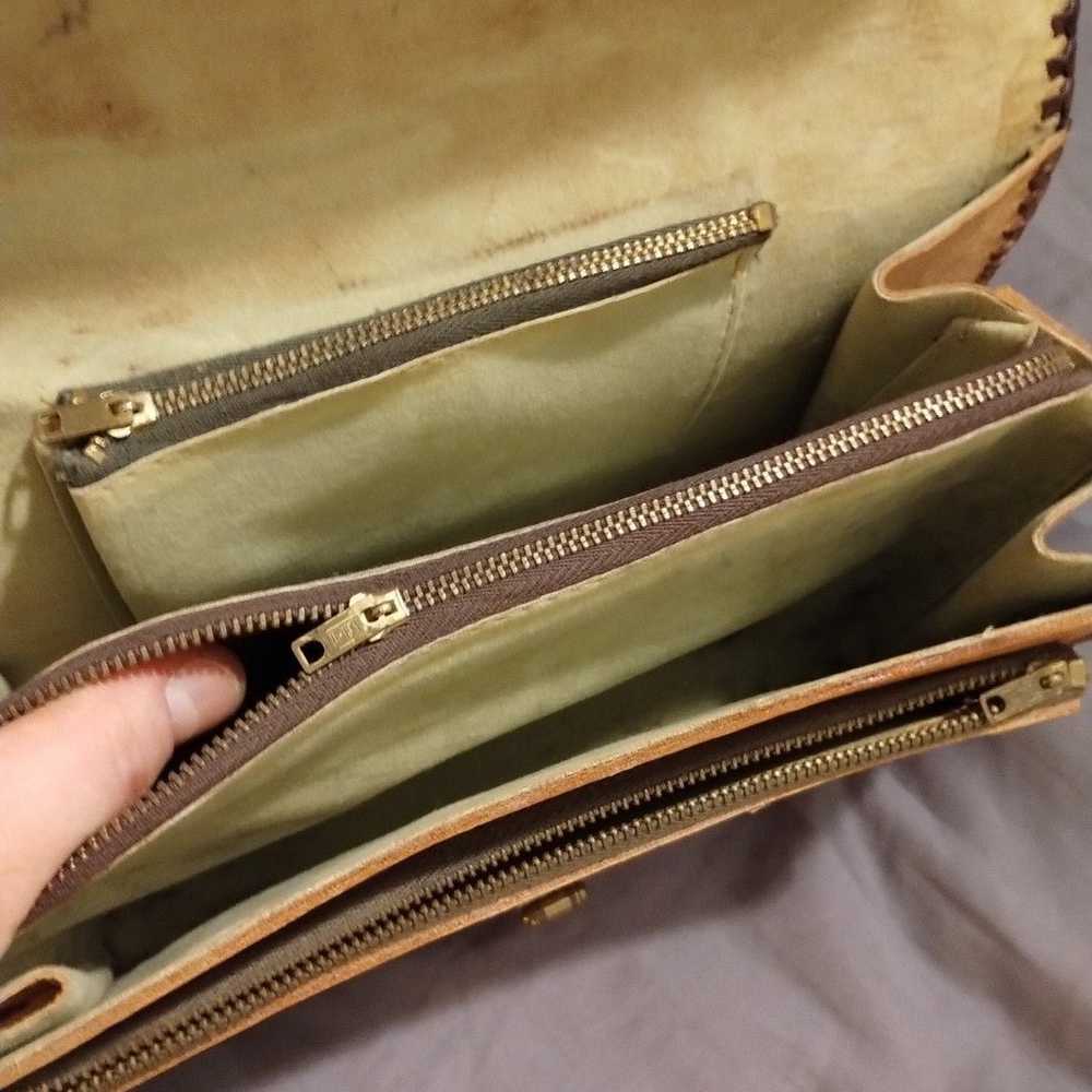 Vintage hand tooled leather purse - image 12