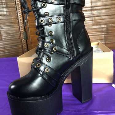 Gothic MDE platform chunky heel boots tie up 8.5 - image 1