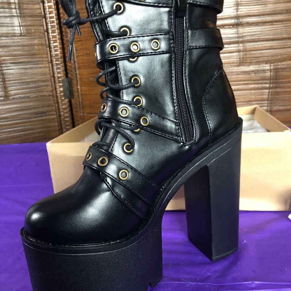 Gothic MDE platform chunky heel boots tie up 8.5 - image 3