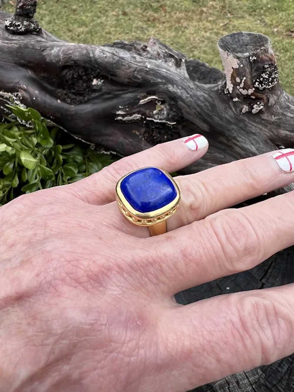 18k Yellow Gold Lapis Lazuli Statement Ring - image 7