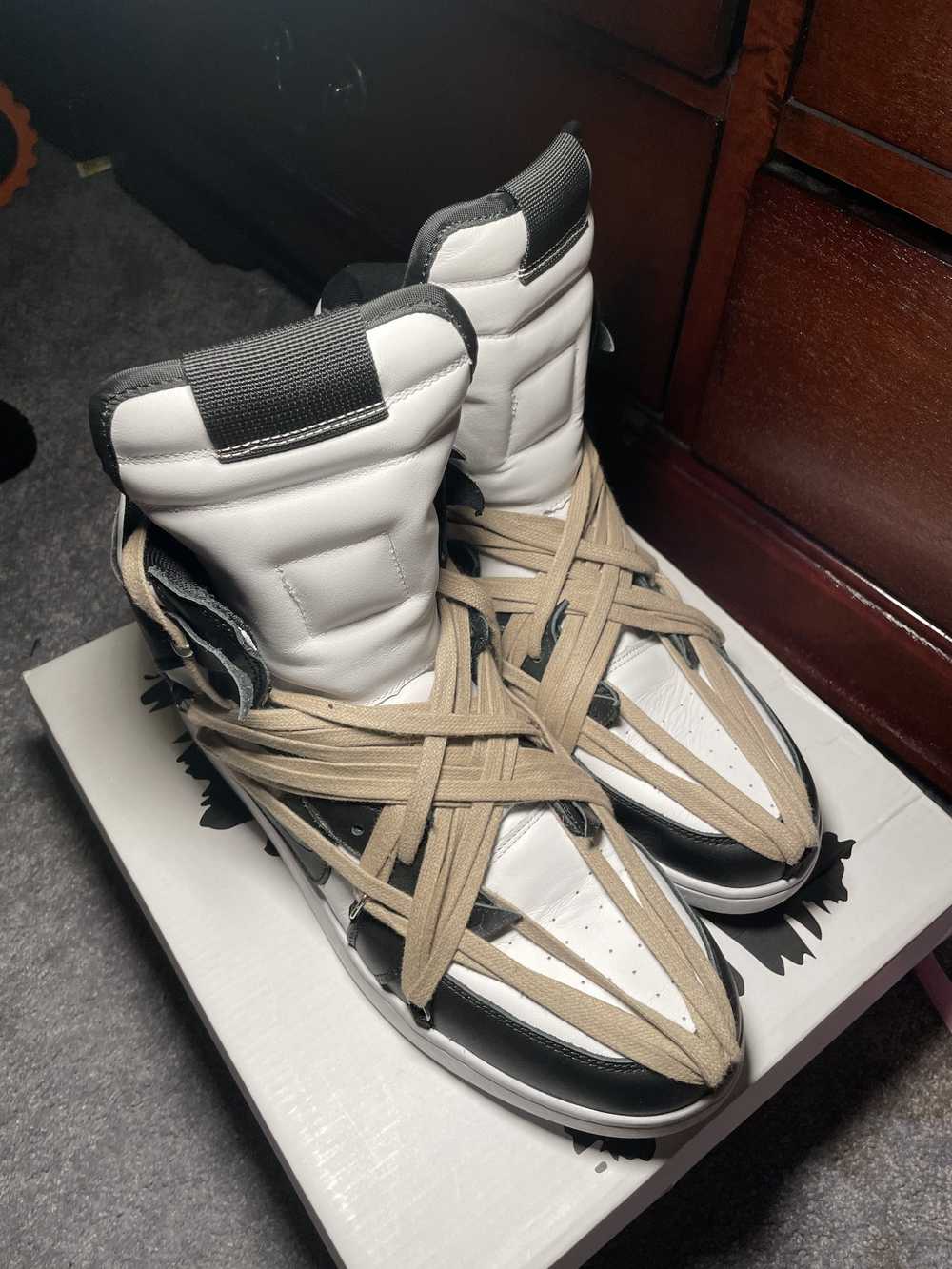 Designer Vogalstand 1 High Top Sneaker - image 2