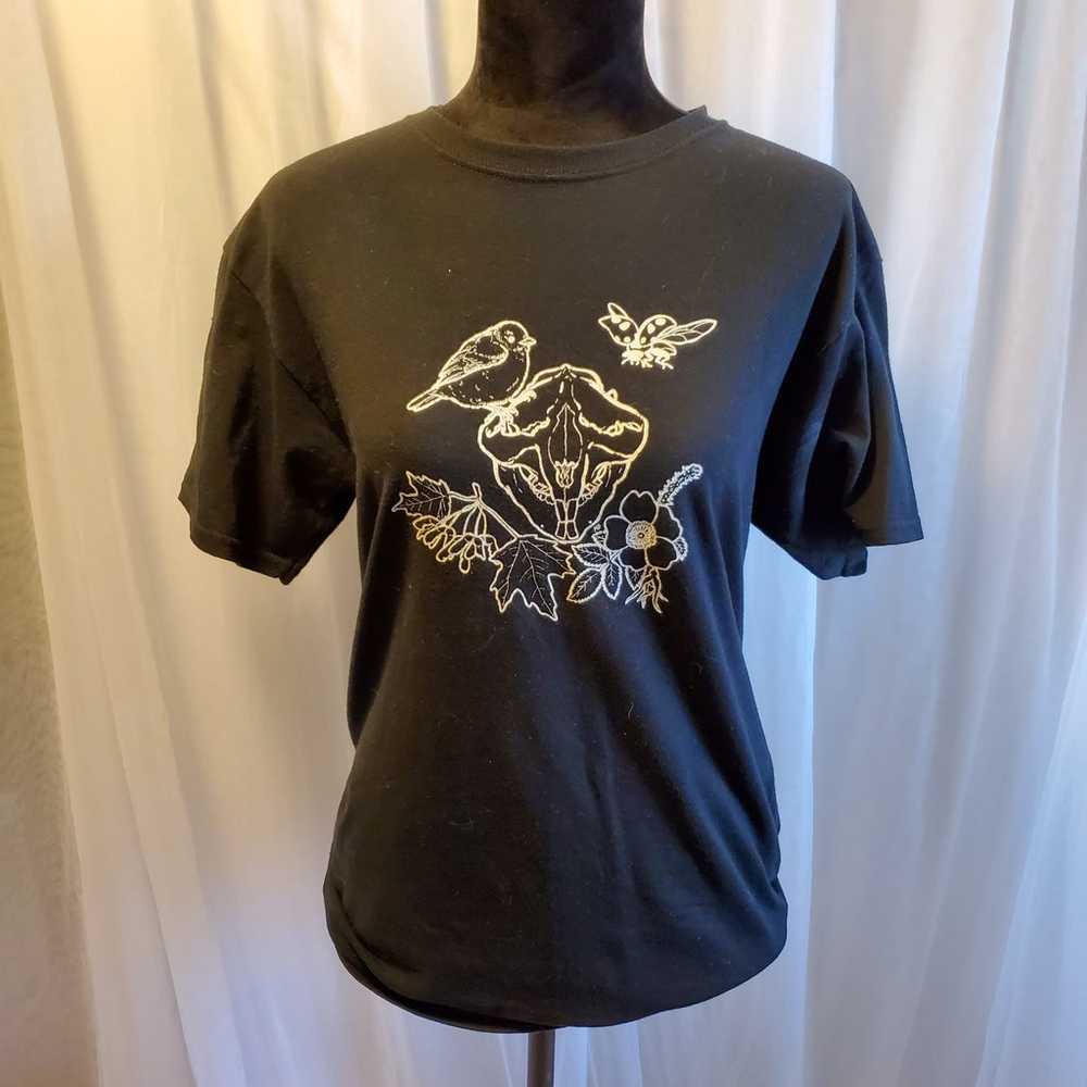 The wildlife society skull graphic tee - image 1