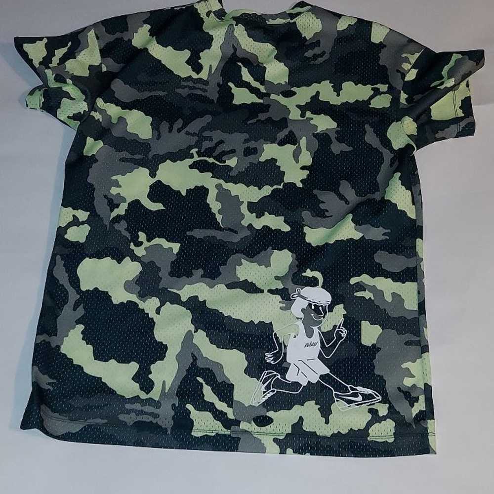 Nike Mens NSW Mesh shirt top Size Large Green Camo - image 3