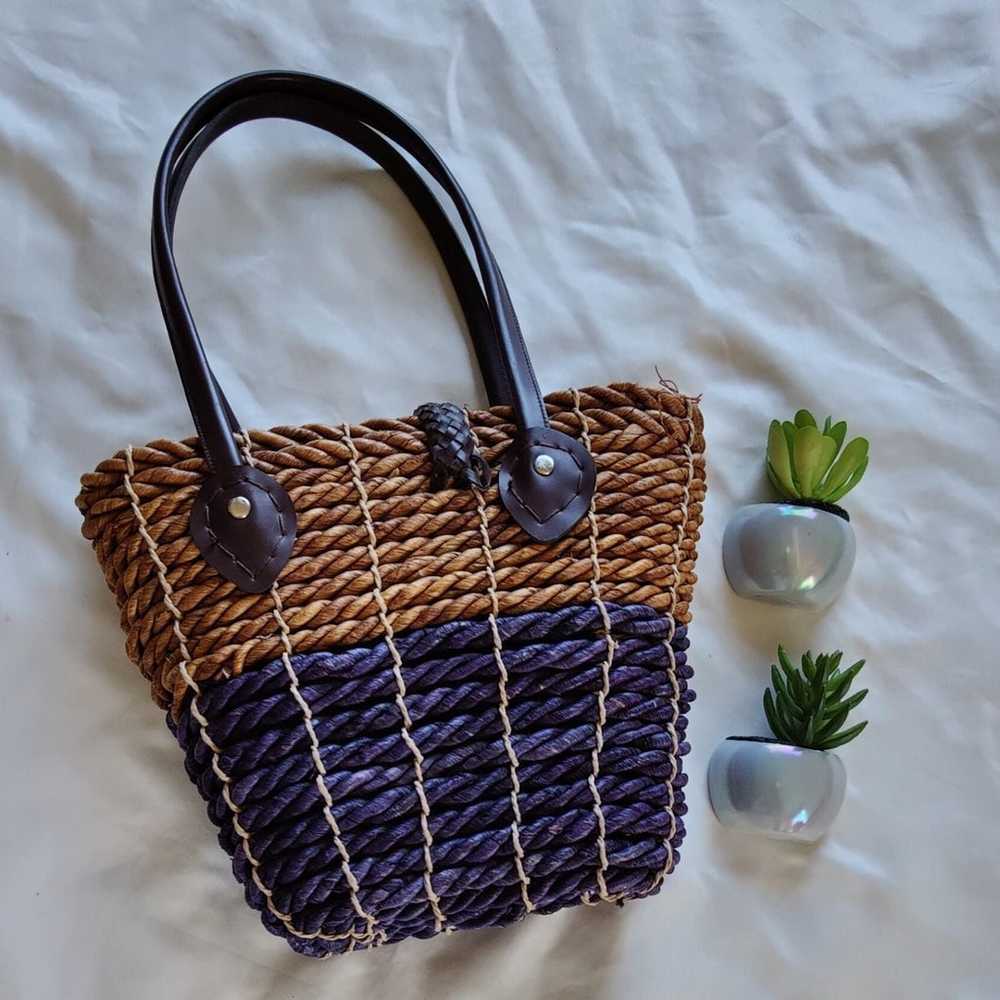 Vintage Boho Two Tone Straw Woven Hand Bag - image 2