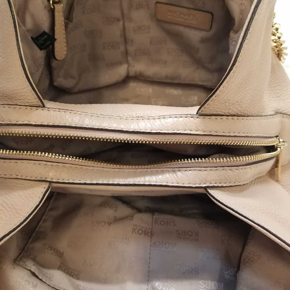 Michael Kors Pebbled Leather Shoulder Bag Beige - image 5