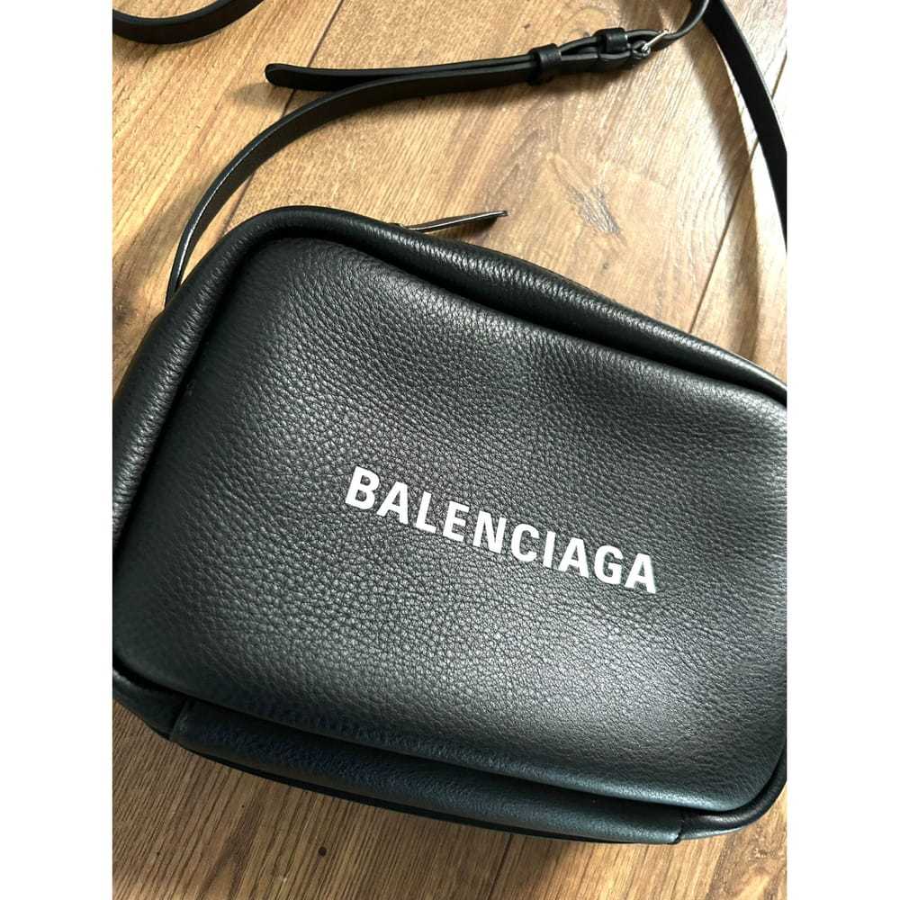 Balenciaga Everyday leather crossbody bag - image 4