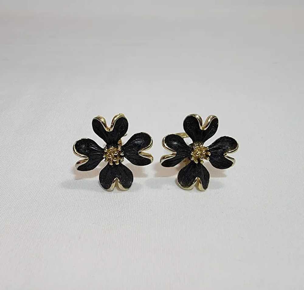 Black and goldtone clip on flower earrings - image 11