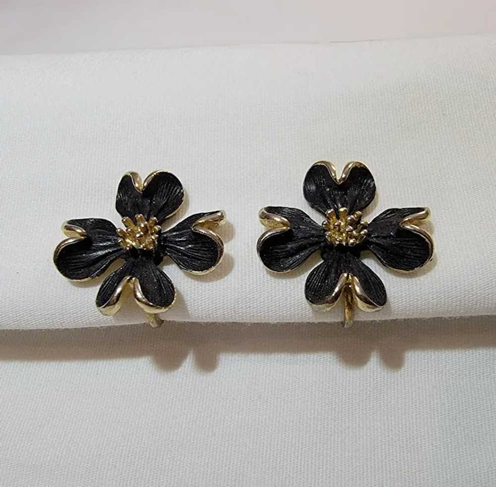 Black and goldtone clip on flower earrings - image 8