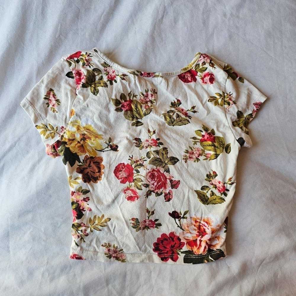 floral round neck cropped vintage top - image 2