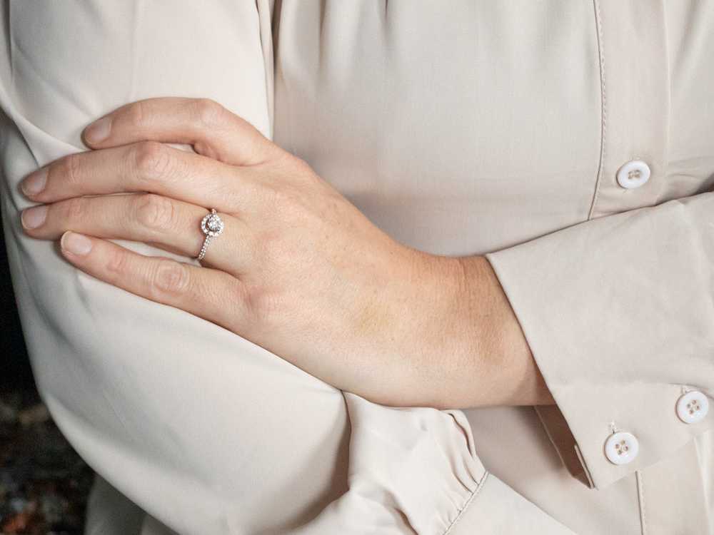White Gold Diamond Engagement Ring with Diamond H… - image 4