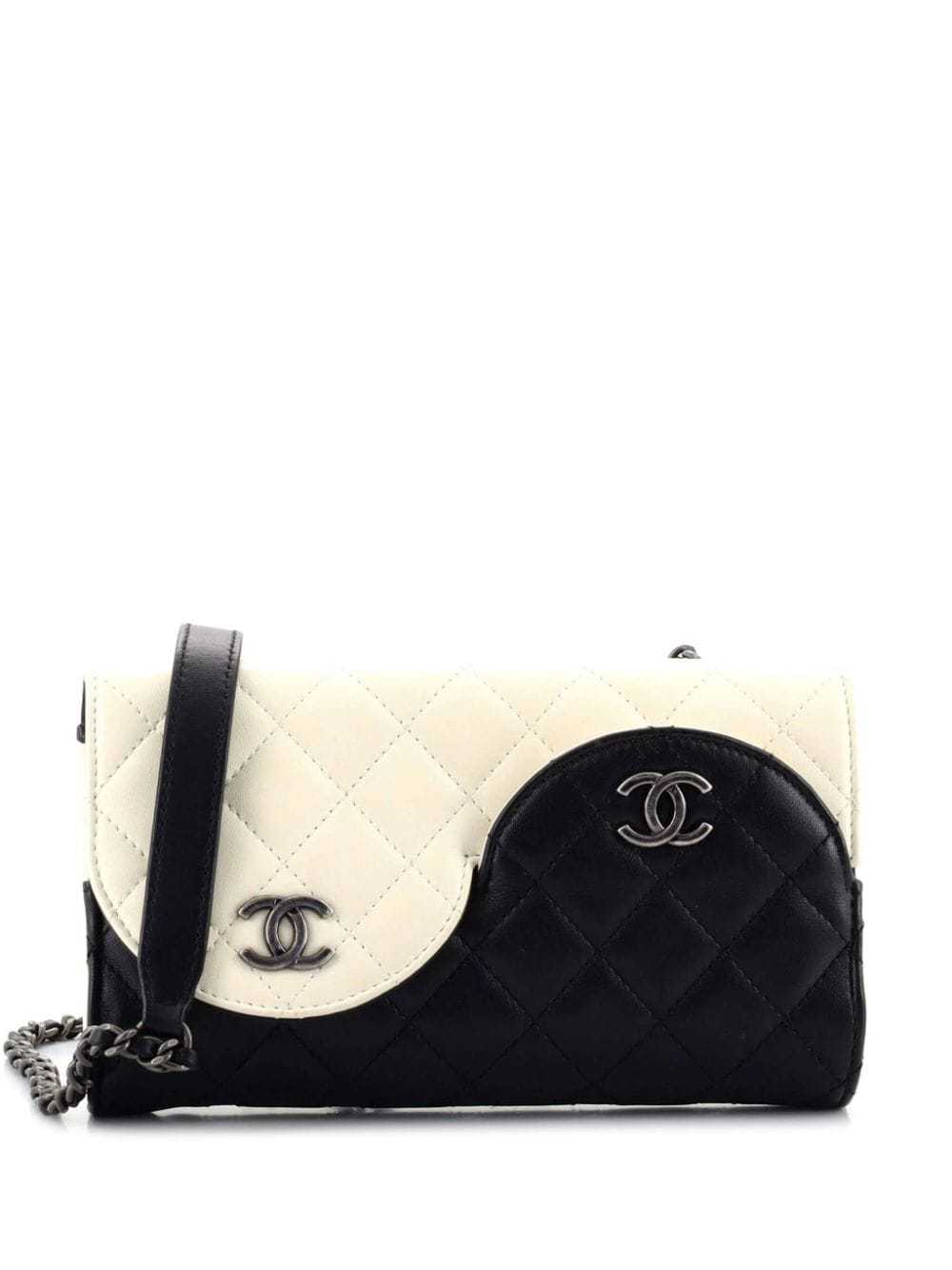 CHANEL Pre-Owned 2016 Yin Yang wallet-on-chain - … - image 1