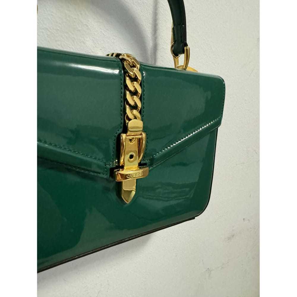 Gucci Sylvie 1969 patent leather handbag - image 9