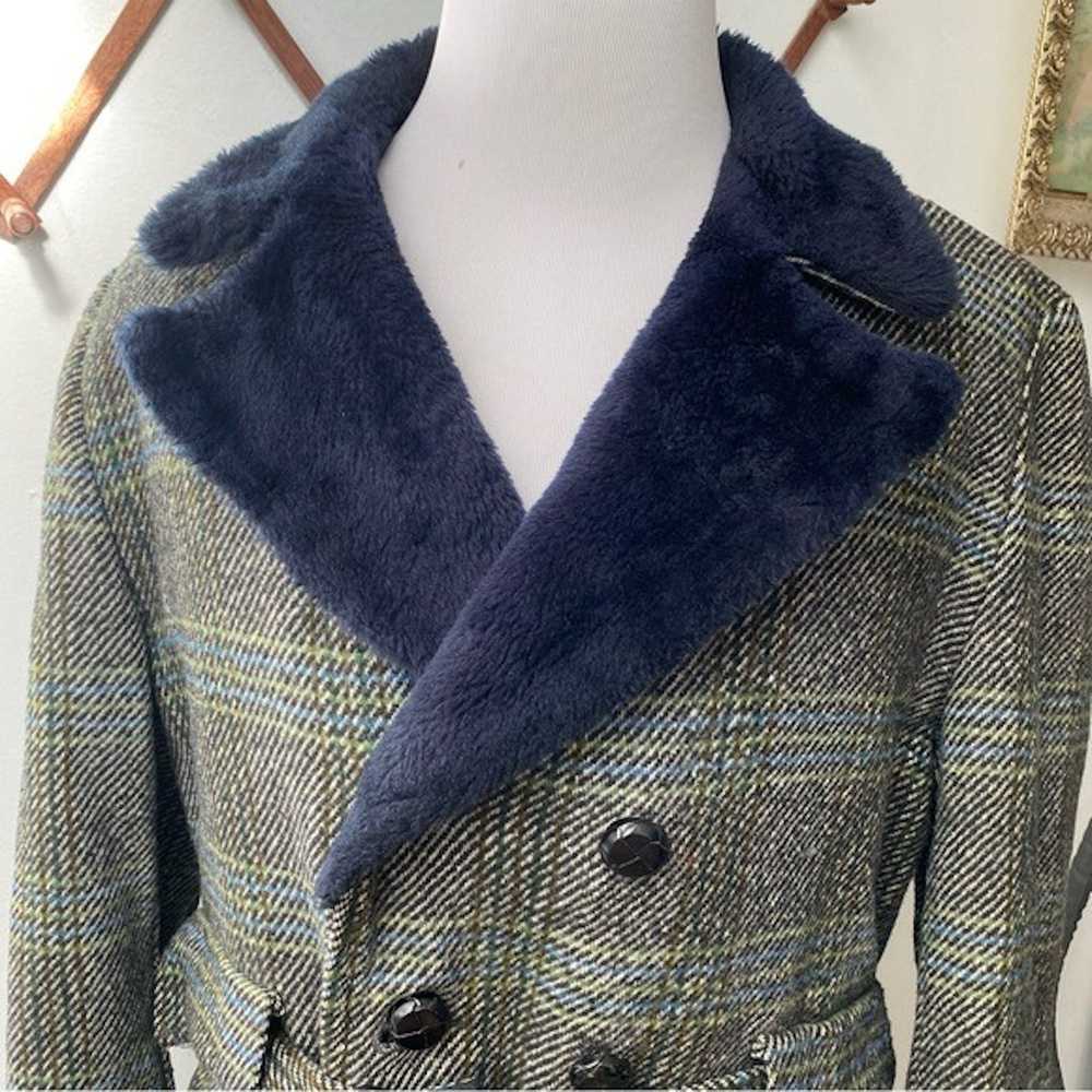Vintage 1970s Tweed Wool Plaid Faux Fur Lined Ove… - image 2