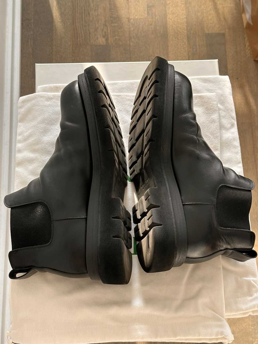 Bottega Veneta Lug chelsea ankle boots black - image 4