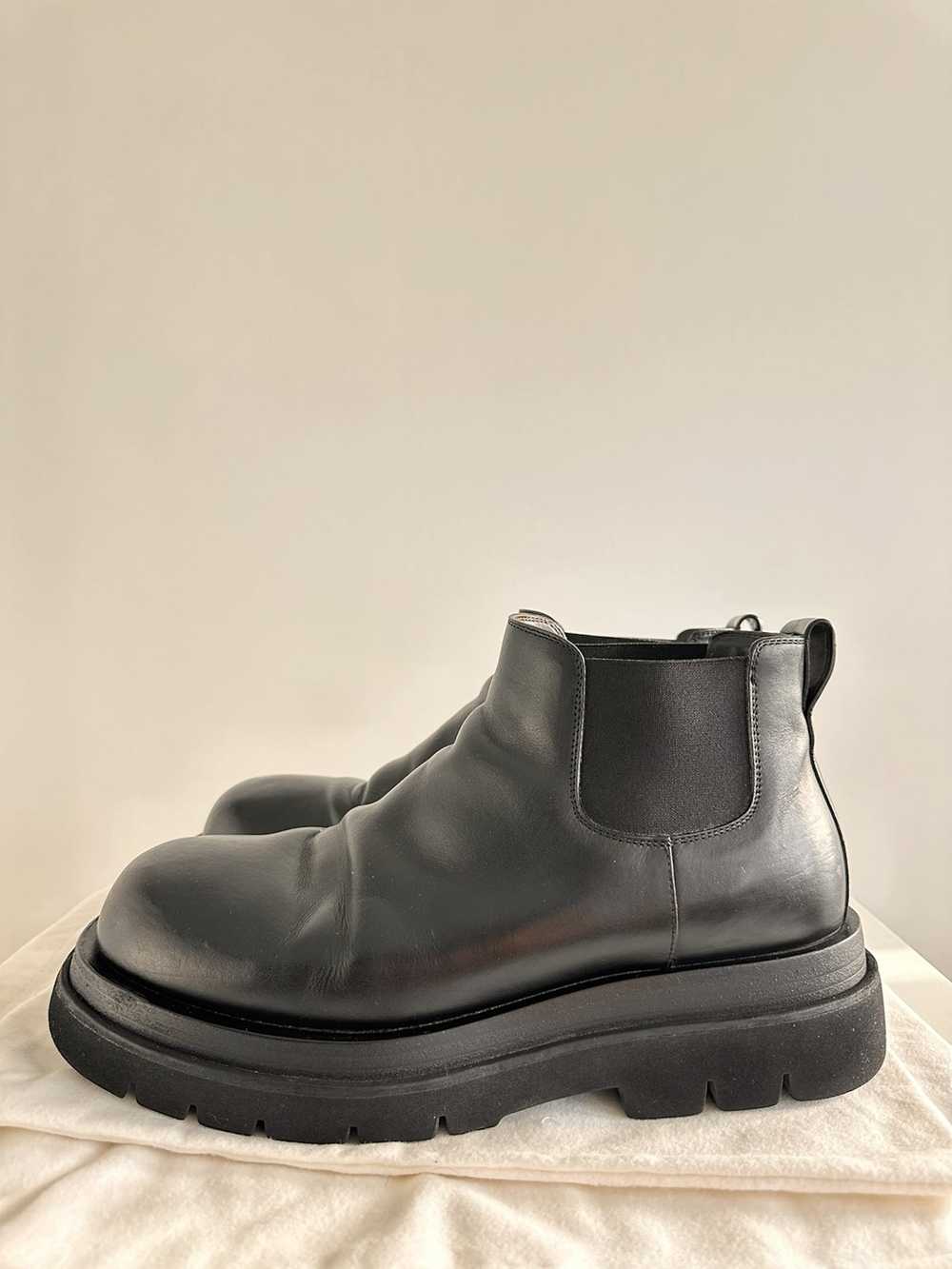 Bottega Veneta Lug chelsea ankle boots black - image 6
