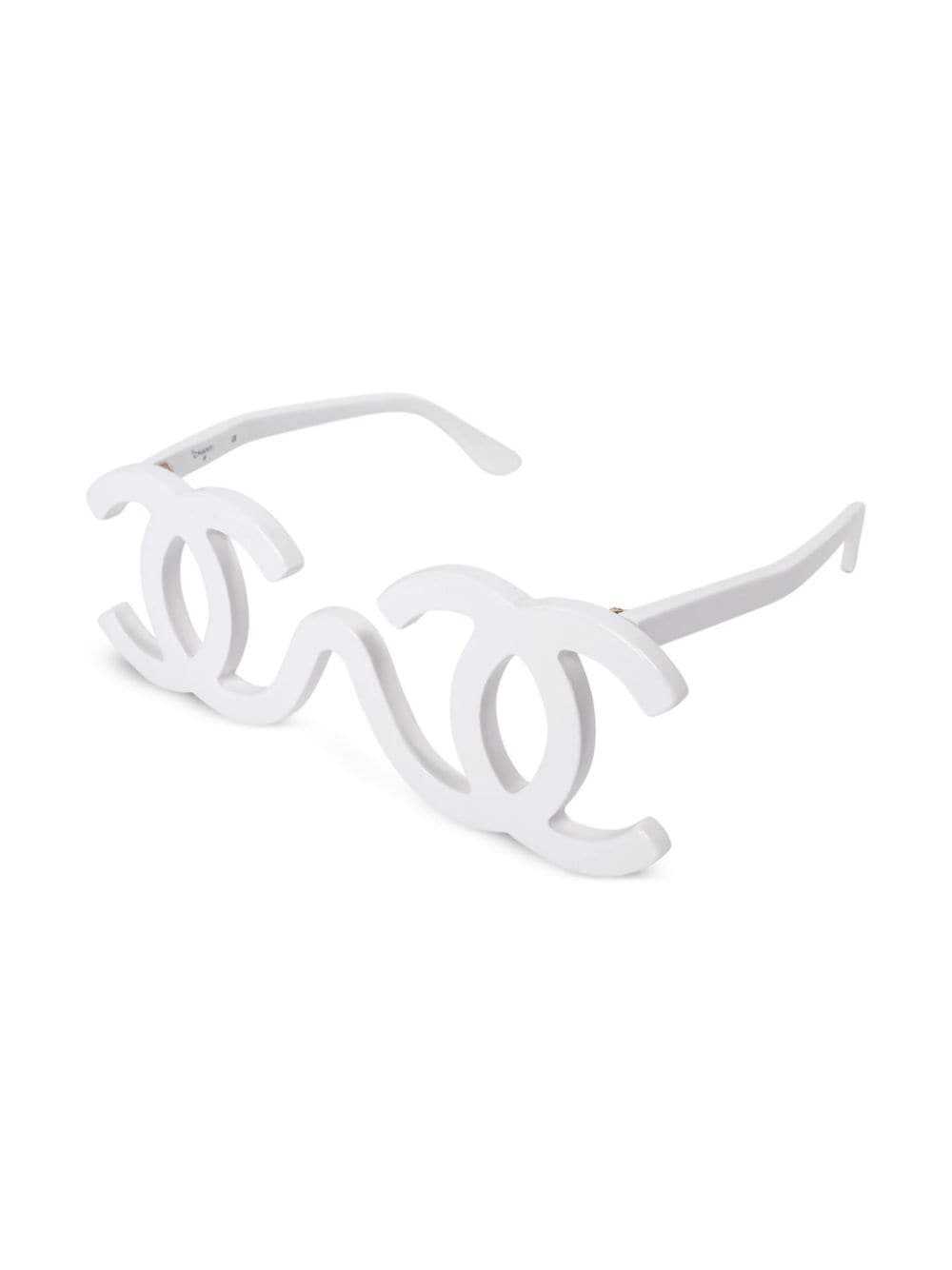 CHANEL Pre-Owned 1994 CC Runway sunglasses - White - image 2