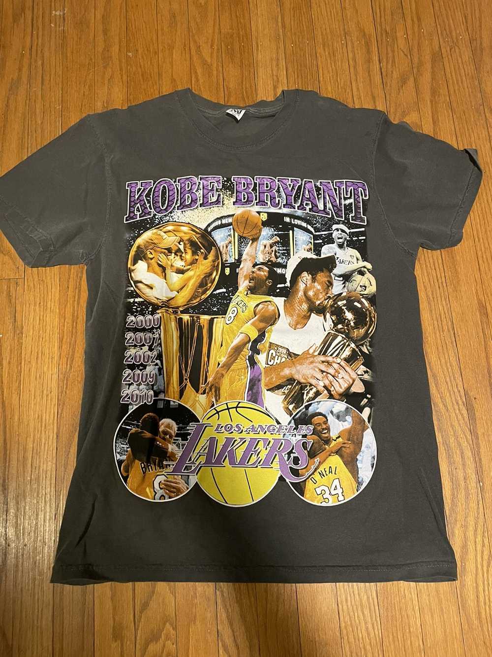 Vintage AM Vintage RIP Kobe Bryant Graphic Tee - Gem