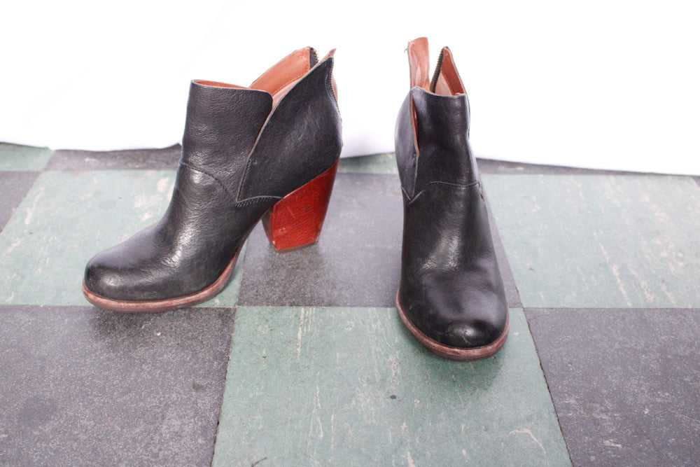 Vintage inspired KORK-EASE Black Leather Ankle Bo… - image 2
