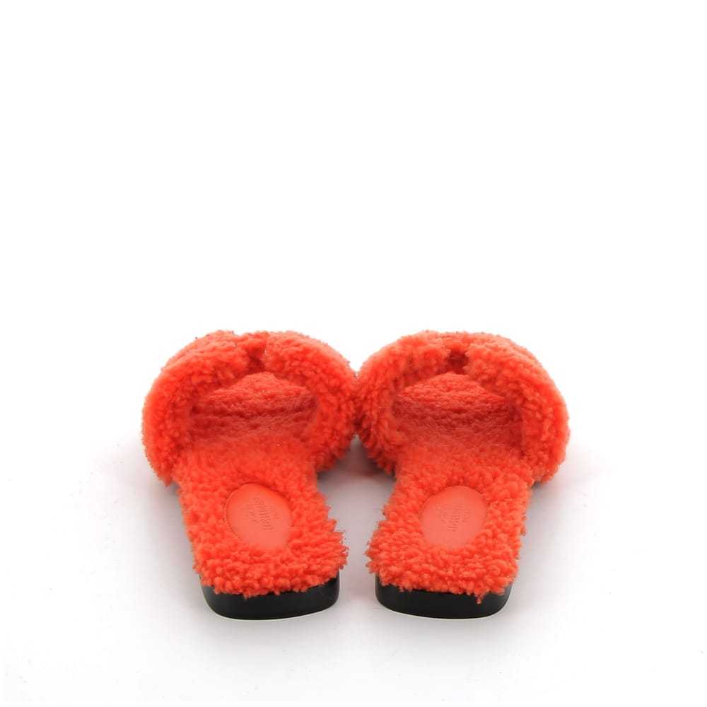 Hermès Oran shearling sandals - image 3